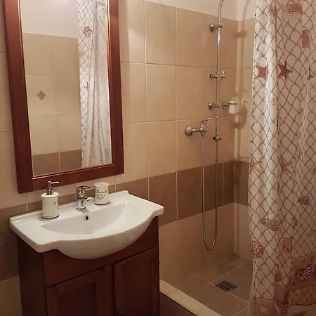 Apartment Square *